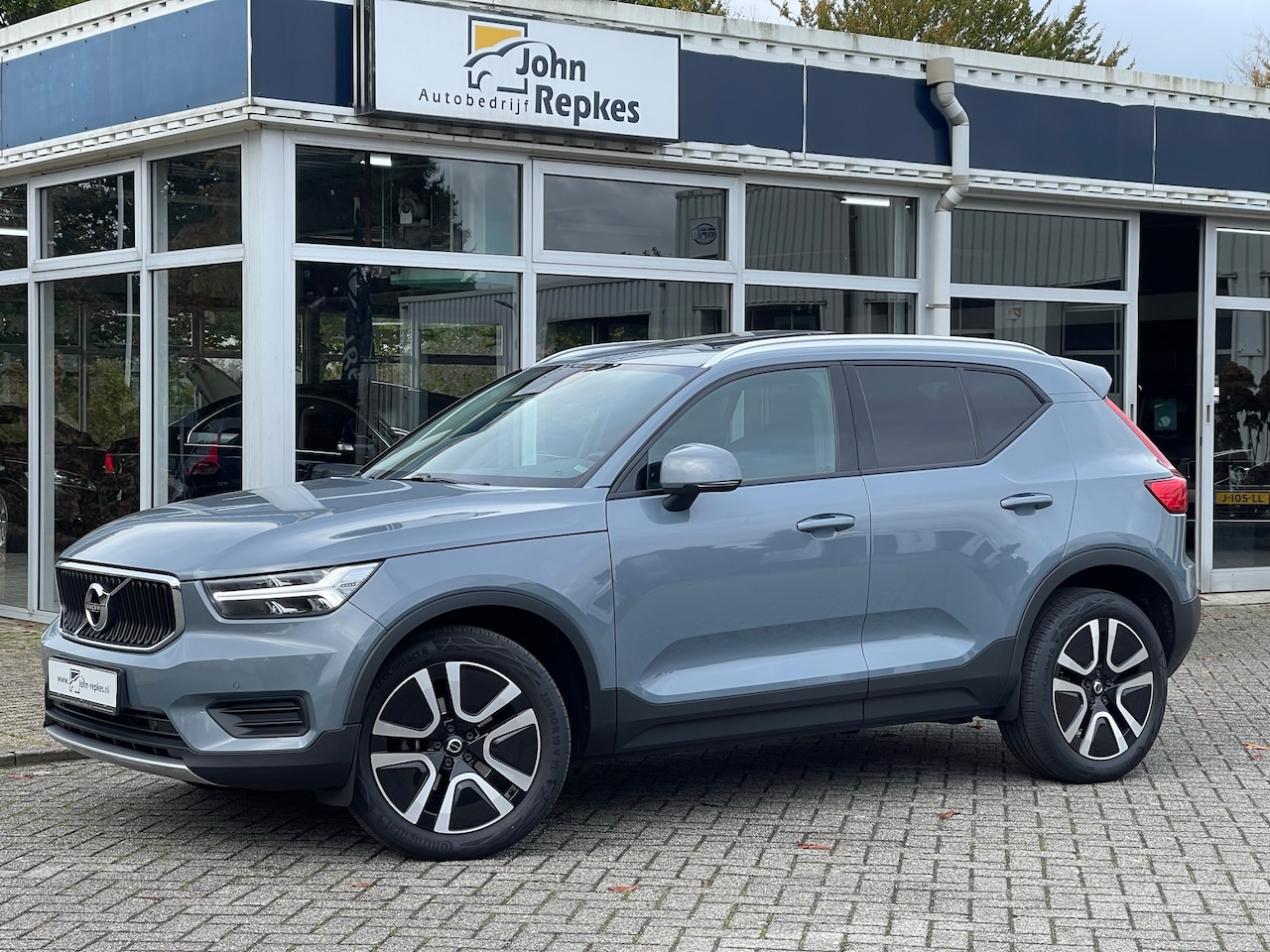 Volvo XC40 - 1.5 T3 Inscription Panoramadak, Trekaak, Stoelverwarming, Rijbaanhulp,  Navigatie, Telefoon. - AutoWereld.nl