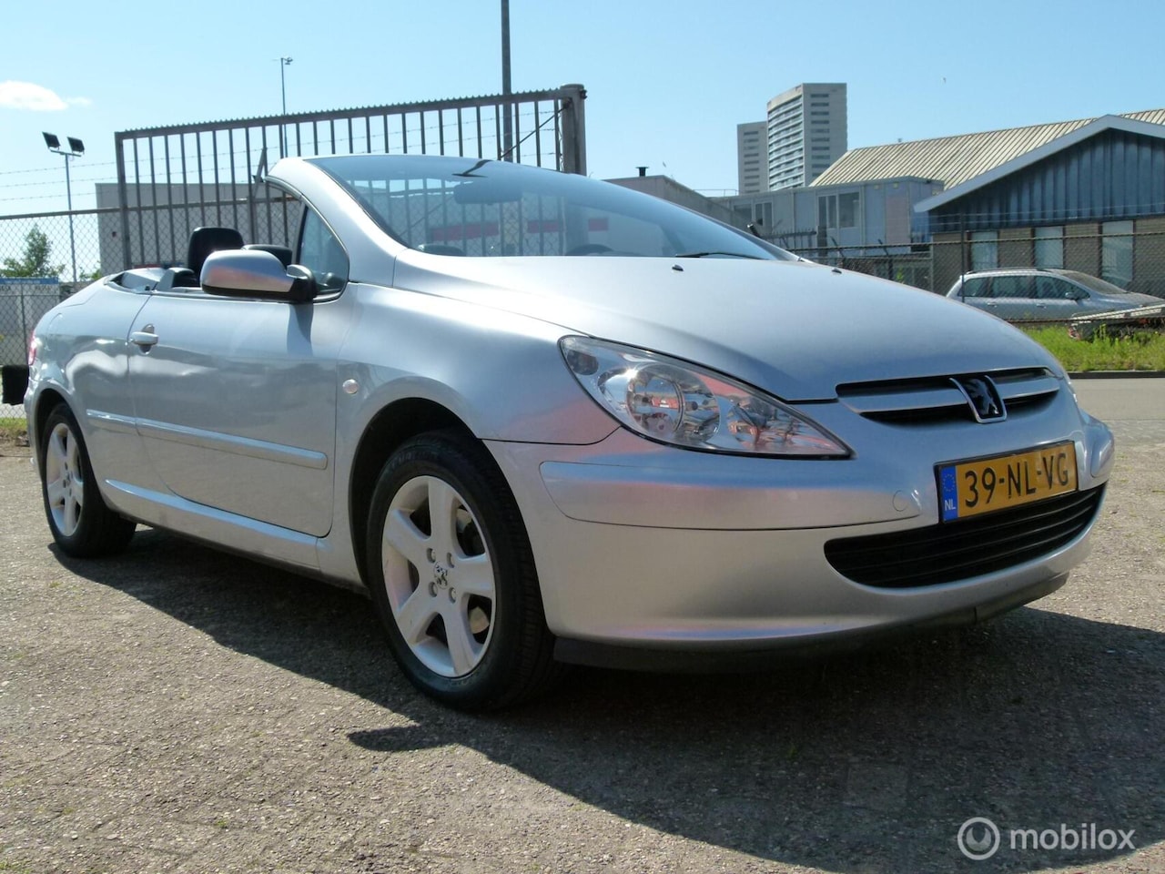 Peugeot 307 CC - 2.0-16V NIEUWE APK 06-2026 airco leder MOOI - AutoWereld.nl