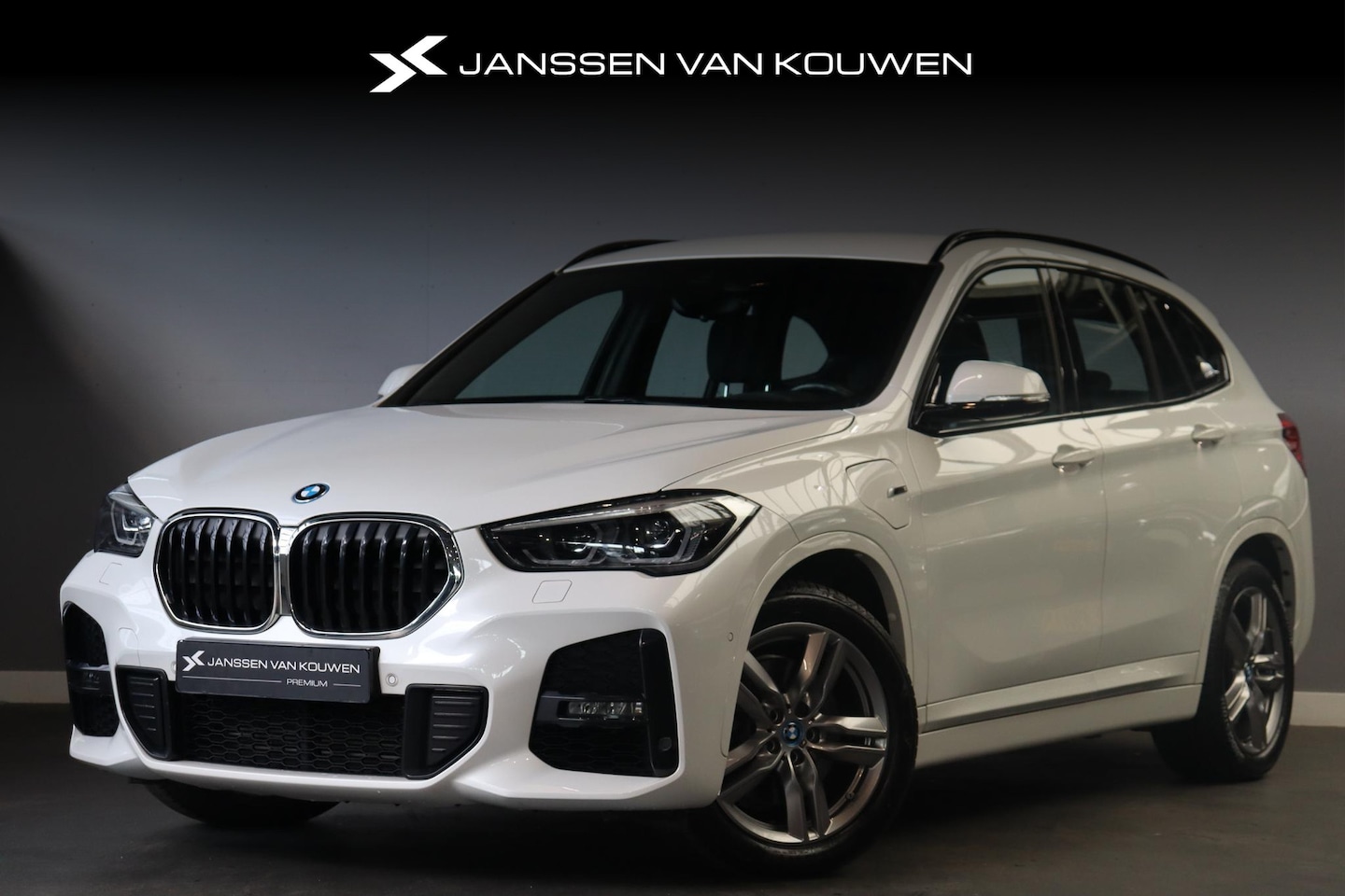 BMW X1 - xDrive25e PHEV M Sport Trekhaak Stoel-Stuurverwarming LED Koplampen - AutoWereld.nl