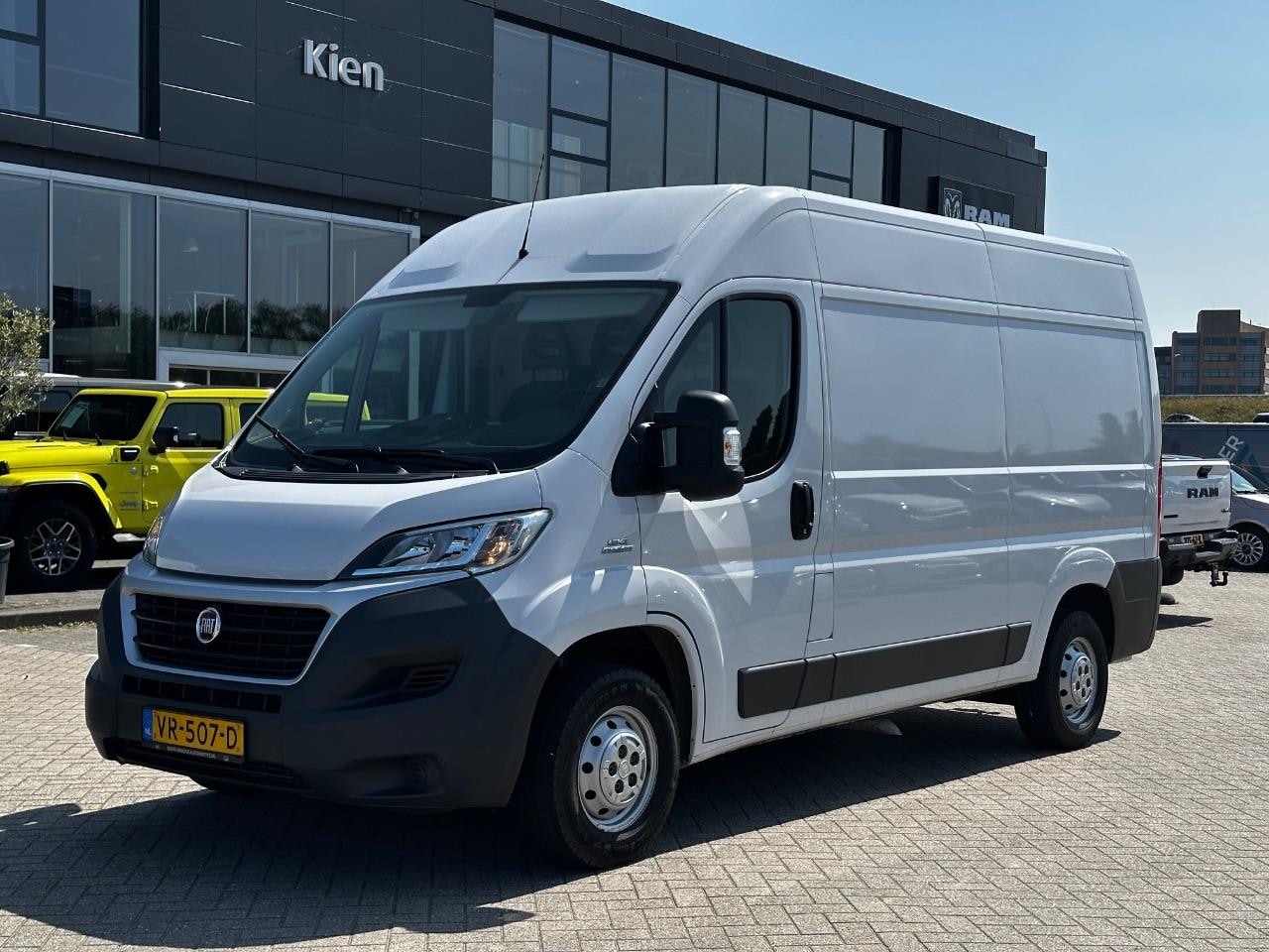 Fiat Ducato - 35H 2.3 MultiJet L2H2 35H 2.3 MultiJet L2H2 - AutoWereld.nl