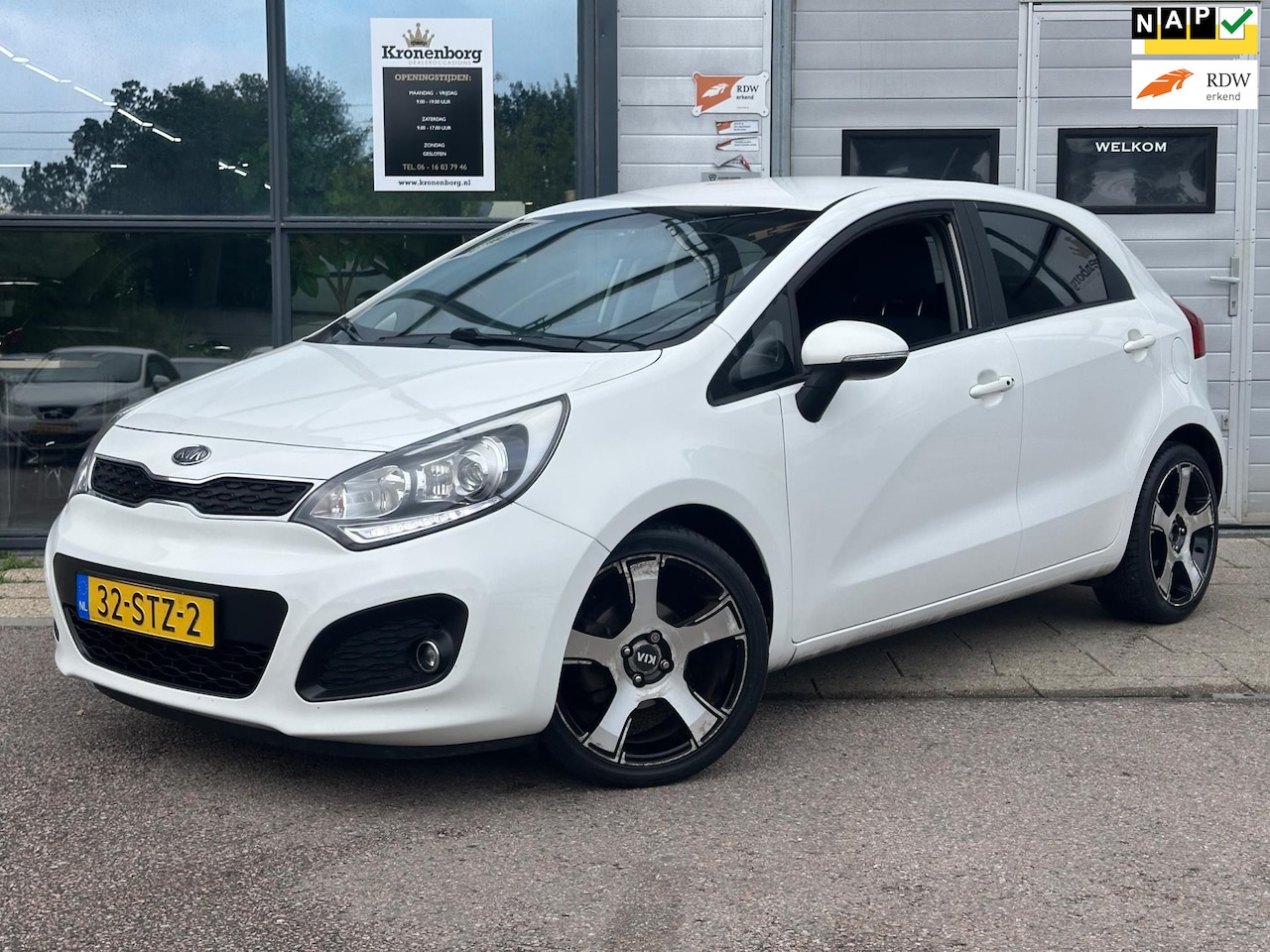 Kia Rio - 1.2 CVVT Super Pack 1.2 CVVT Super Pack, Cruisecr, PDC, Climate, Keyless - AutoWereld.nl