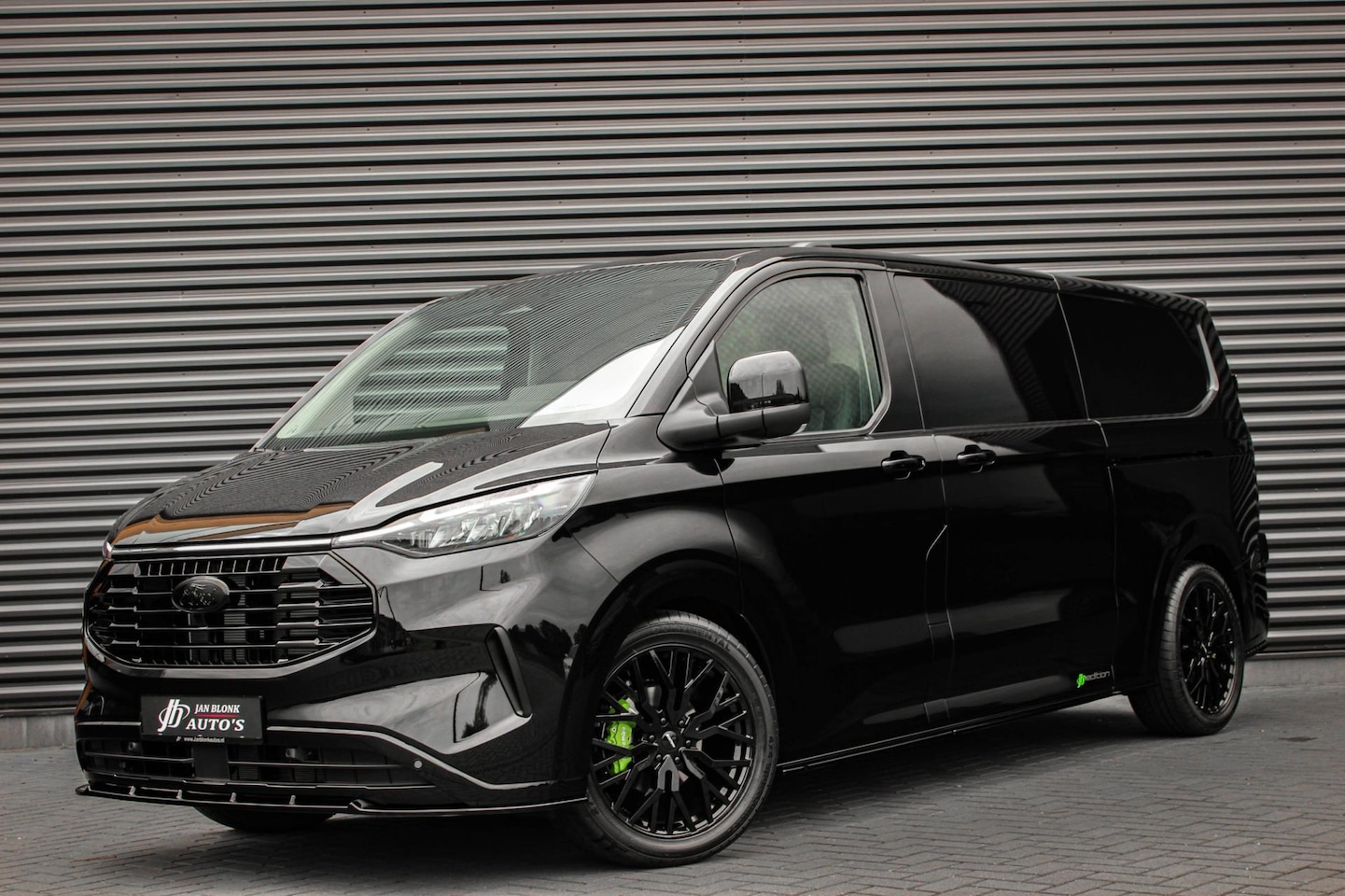 Ford Transit Custom - 320 2.0 TDCI L2H1 Limited 170PK JB- EDITION / DRIVER ASSISTANCE PACK / 3- ZITS / MY2024 / - AutoWereld.nl