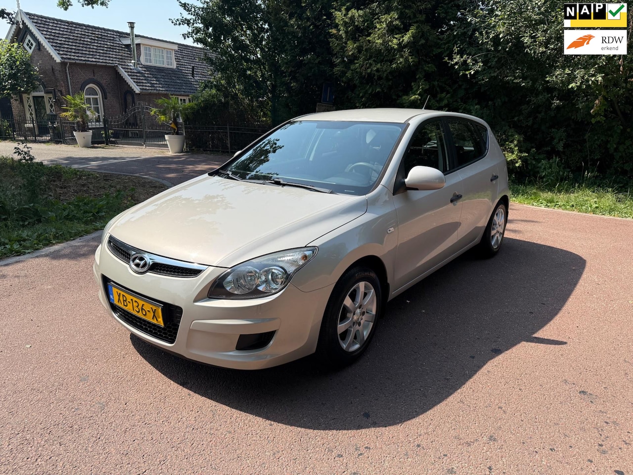 Hyundai i30 - 1.4i Active / Airco / Aux / Pdc / Apk / lm / cv / - AutoWereld.nl