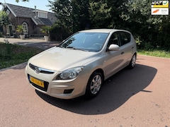 Hyundai i30 - 1.4i Active / Airco / Aux / Pdc / Apk / lm / cv /