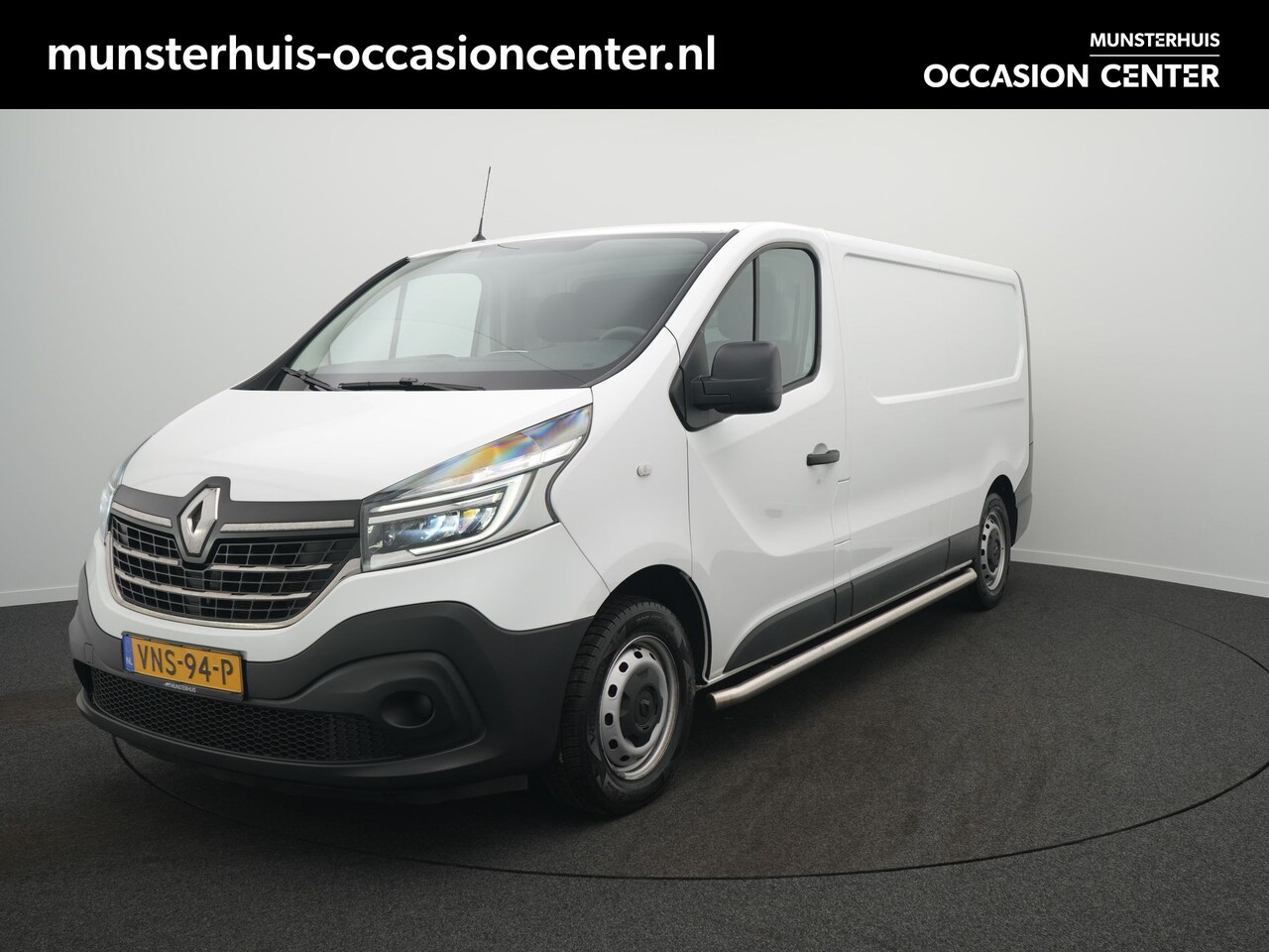 Renault Trafic - 2.0 dCi 120 T29 L2H1 Work Edition - All seasonbanden - Sidebars - Trekhaak - AutoWereld.nl