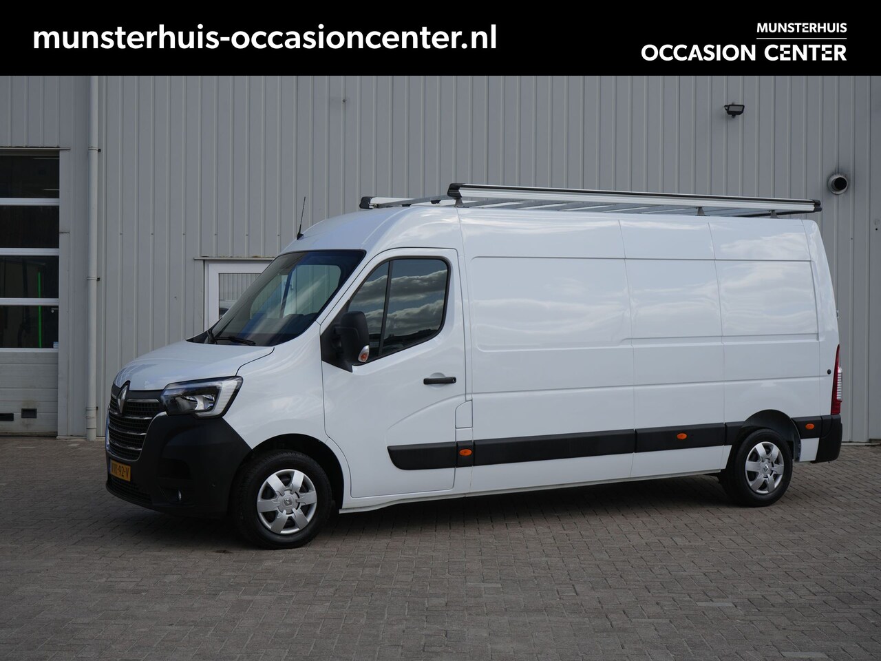 Renault Master - T35 2.3 dCi 150 L3H2 Energy Work Edition - All seasonbanden - Achteruitrijcamera - Trekhaa - AutoWereld.nl