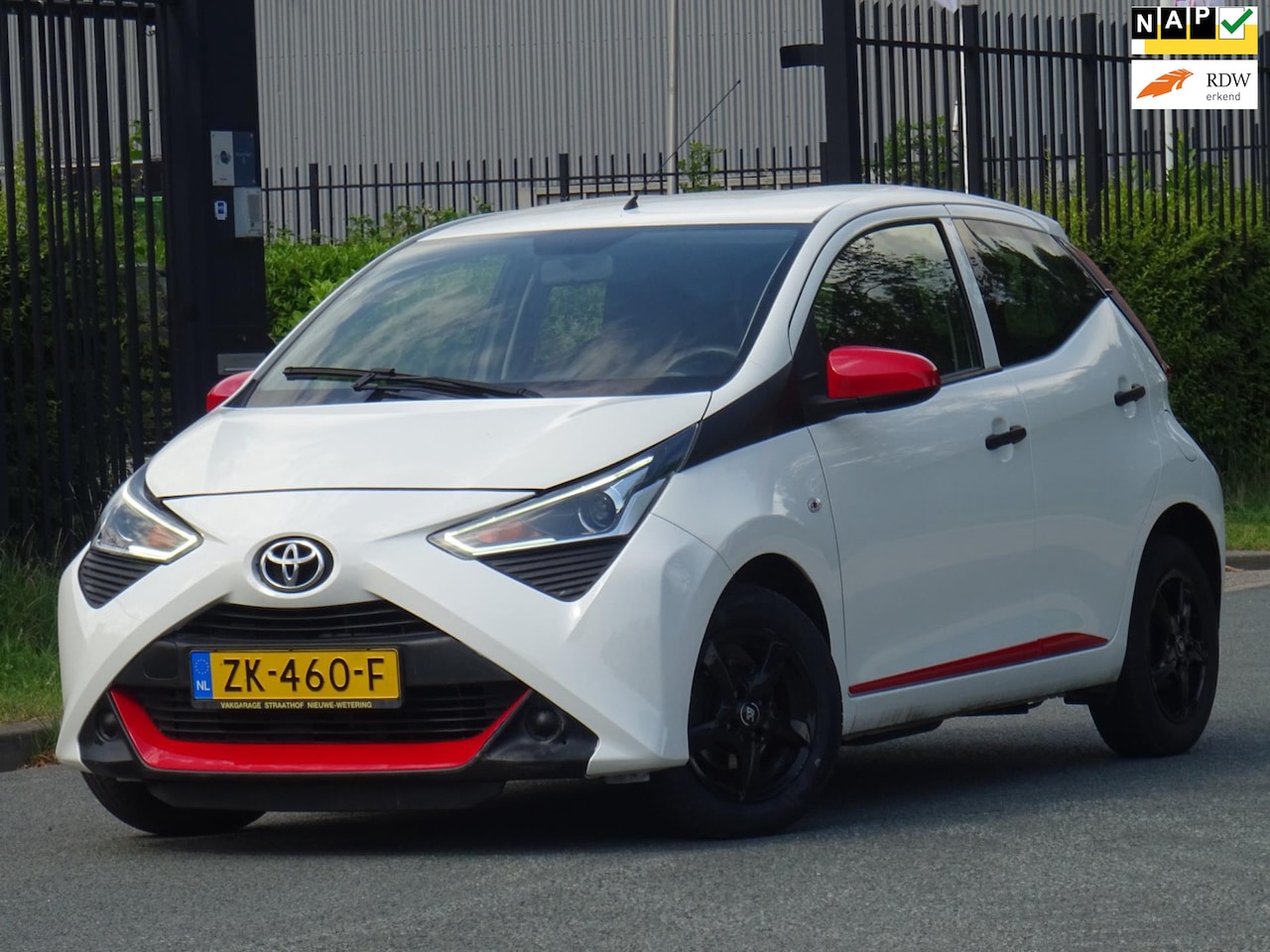 Toyota Aygo - 1.0 VVT-i X-FUN 5DRS 72DKM/NAP/AIRCO/CRUISE/LED - AutoWereld.nl