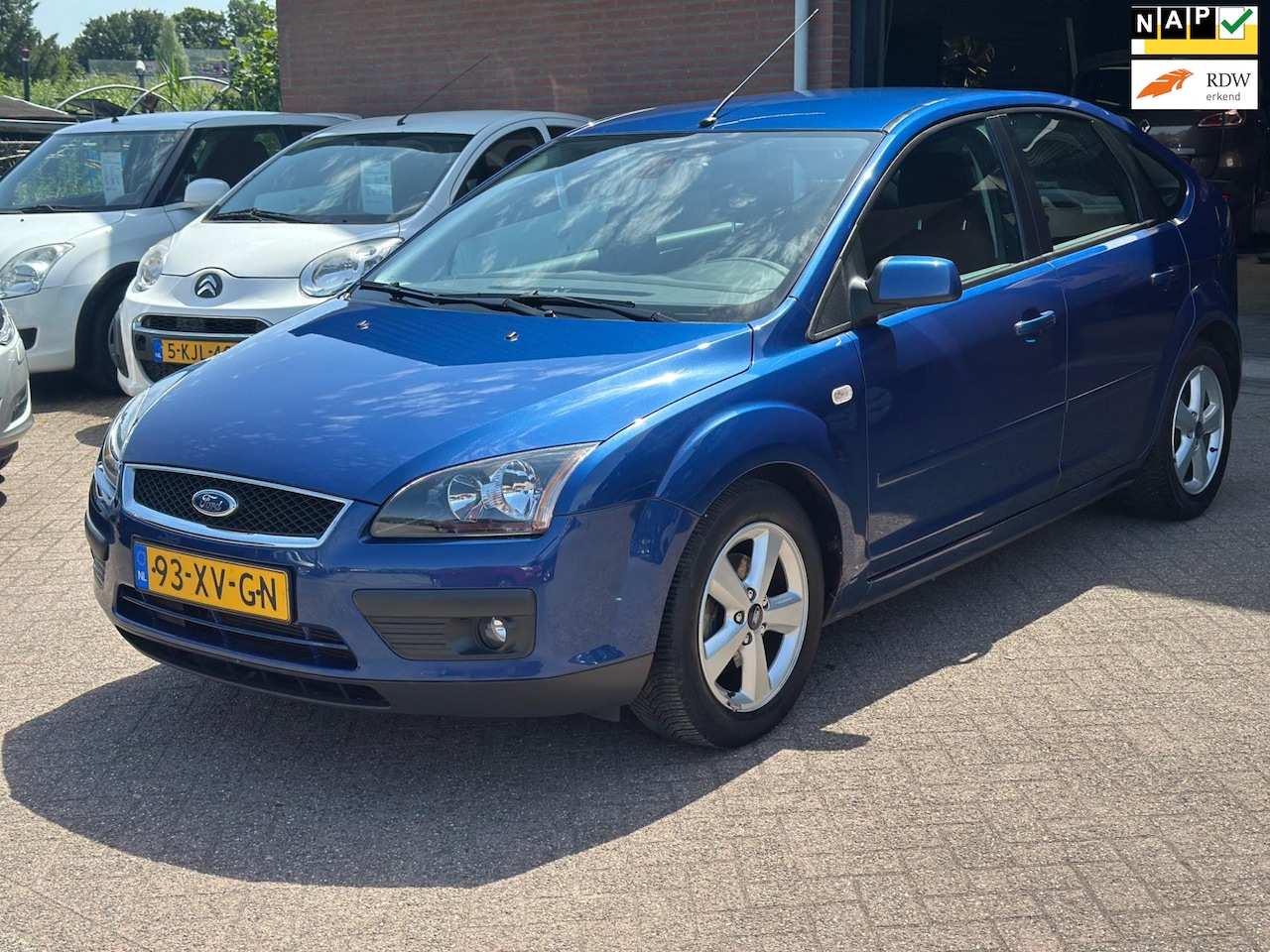 Ford Focus - 1.6-16V Futura AIRCO, 5 DRS, PDC, ZEER NETJES!! - AutoWereld.nl