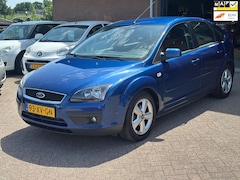 Ford Focus - 1.6-16V Futura AIRCO, 5 DRS, PDC, ZEER NETJES