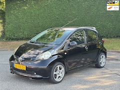 Toyota Aygo - 1.0-12V + | Airco | El. Ramen | NAP | Sportvelgen | Inclusief onderhoudsboek