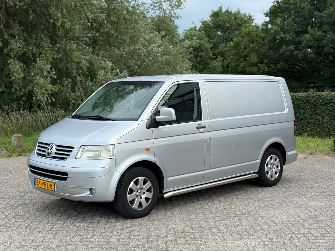 Volkswagen Transporter - 2.5 TDI 300 MHD 1E EIGENAAR I CARPLAY I NAP I NETTE BUS - AutoWereld.nl