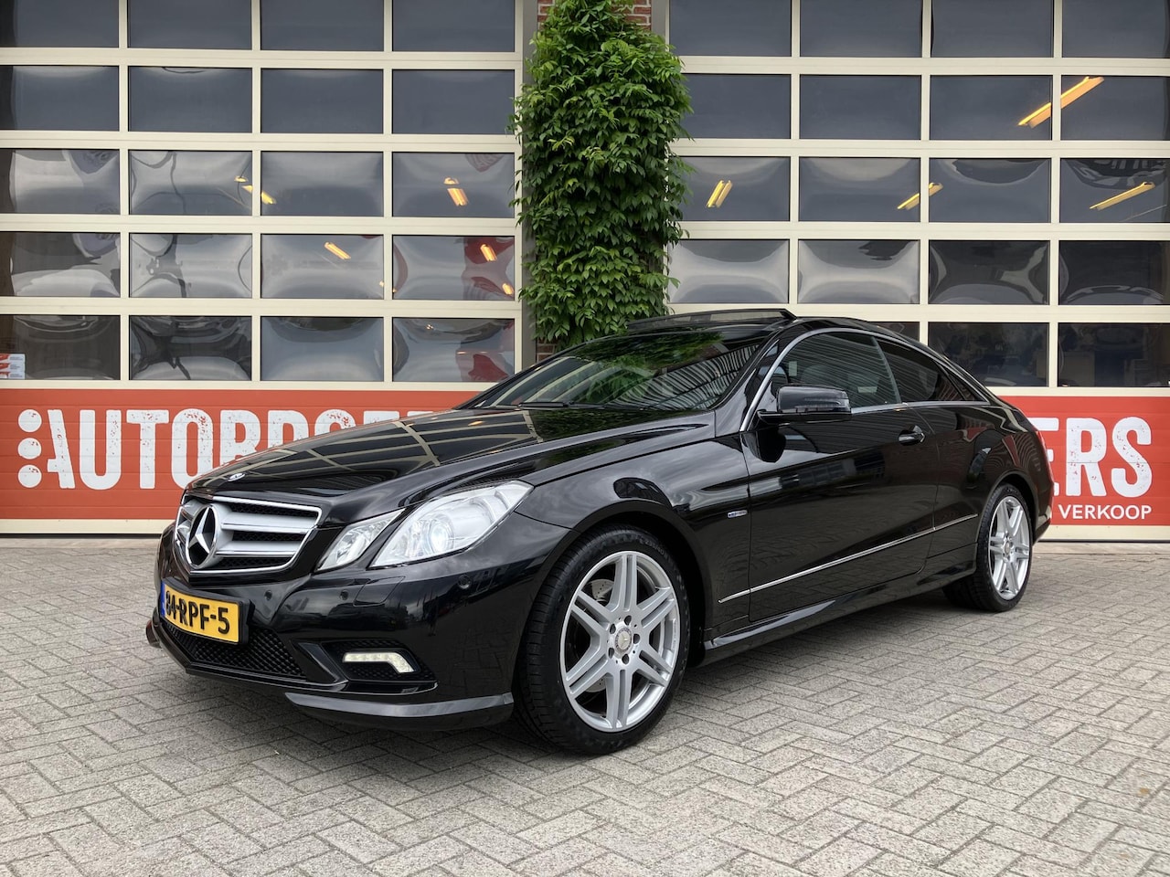 Mercedes-Benz E-klasse Coupé - 200 CGI Avantgarde | Org. NL | Schuif-kantel dak | Leder geventileerd | Bi-Xenon | 4 nieuw - AutoWereld.nl