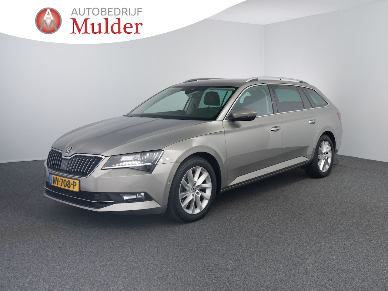 Skoda Superb Combi - 1.8 TSI Style Business Canton | Camera | TV Schermen | - AutoWereld.nl