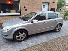 Opel Astra - 1.4 Essentia