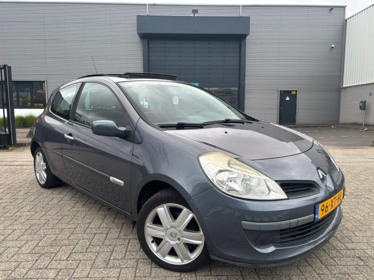 Renault Clio - 1.2 TCE Panorama|Clima Rip Curl - AutoWereld.nl