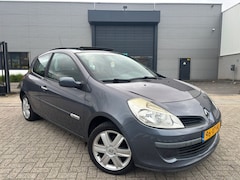 Renault Clio - 1.2 TCE Panorama|Clima Rip Curl