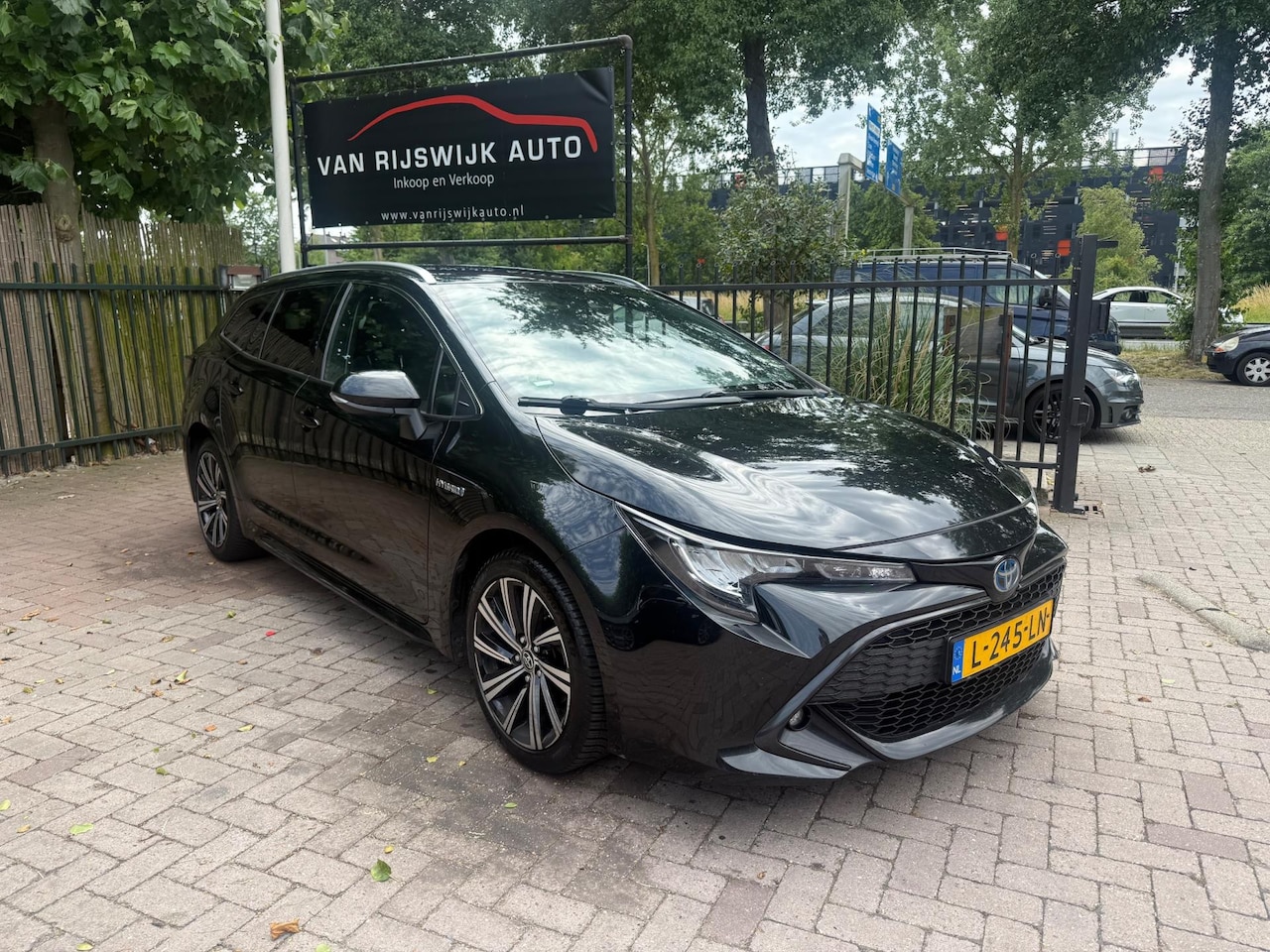 Toyota Corolla Touring Sports - 1.8 Hybrid Dynamic 12290NETTO Camera Stoelverw Lane Assist - AutoWereld.nl