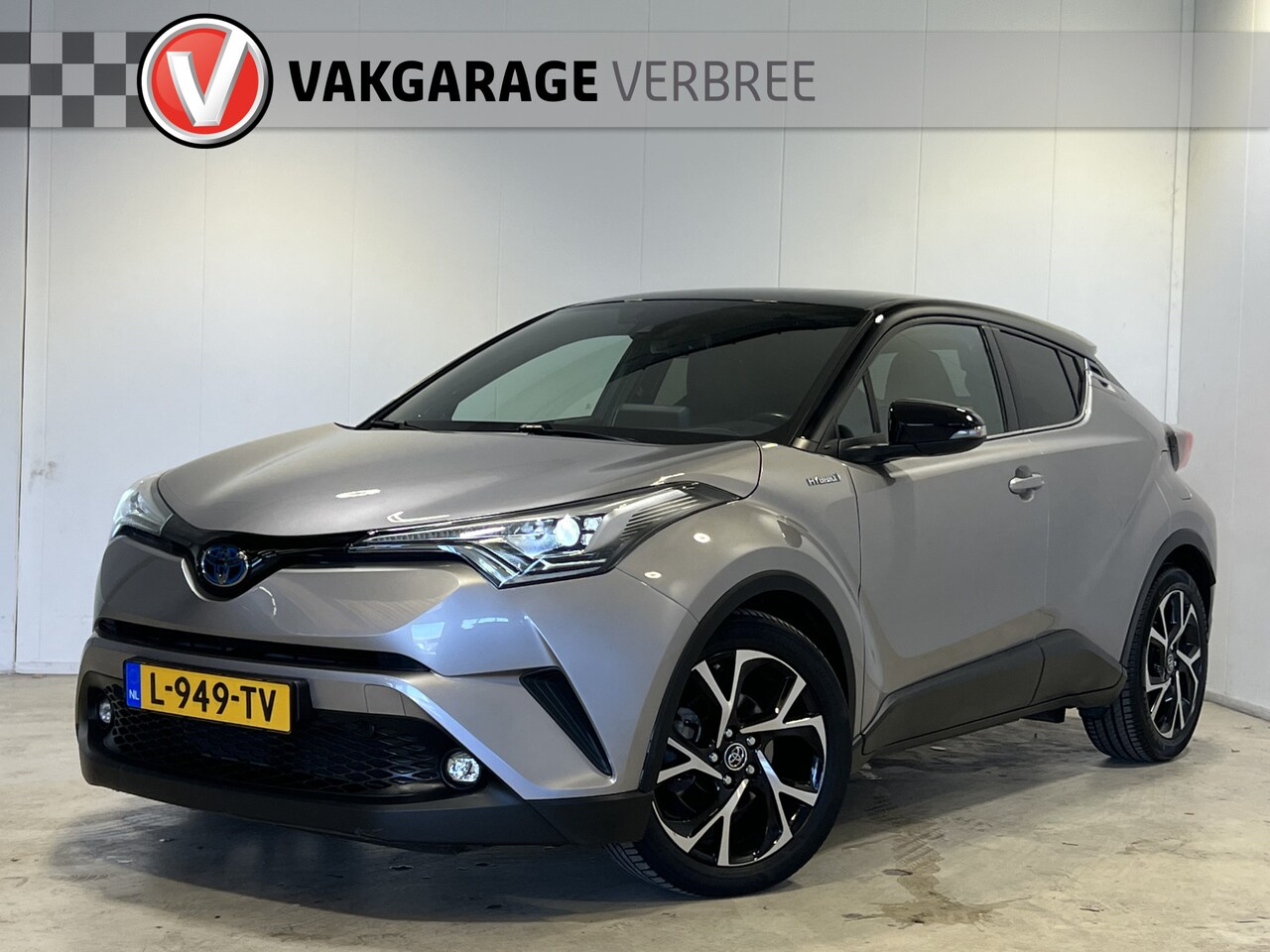 Toyota C-HR - 1.8 Hybrid Adventure | Navigatie | LM Velgen 18" | Lederen Bekleding | Voorstoelen Verwarm - AutoWereld.nl