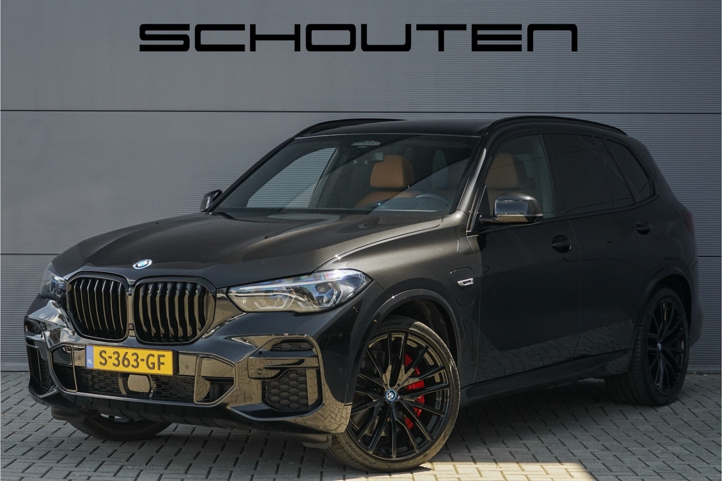 BMW X5 - xDrive45e High Ex M-Sport Pro Shadow Pano Laser Luchtvering Trekhaak - AutoWereld.nl