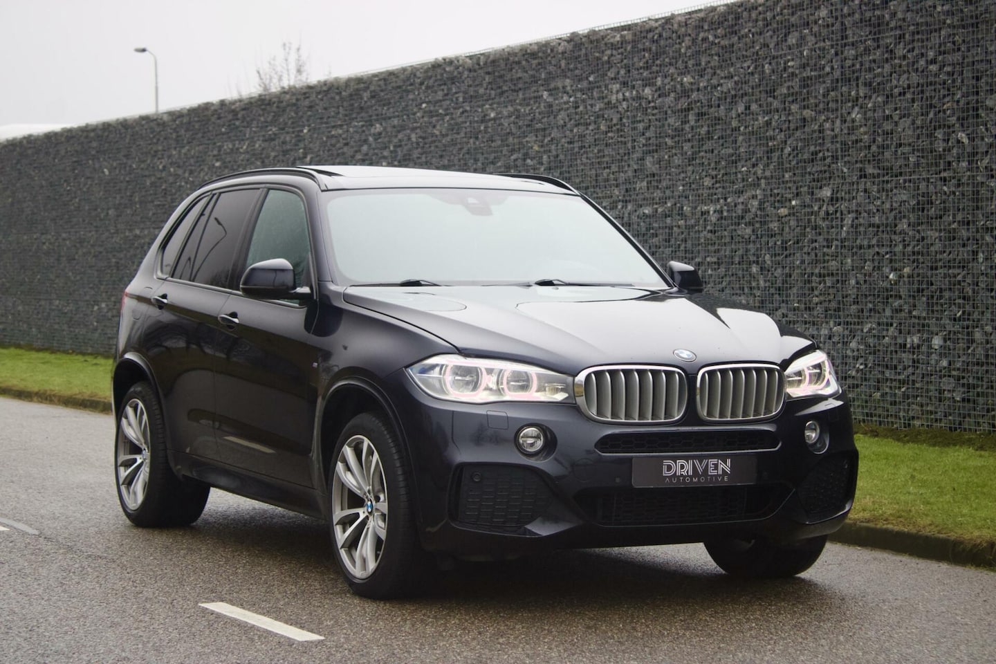 BMW X5 - 40d M Pakket | Grijs Kentek - Comfort - Pano - Marge - AutoWereld.nl