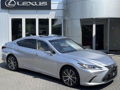 Lexus ES - 300h Business Line NWE MODEL BLIND SPOT STUURVERW STOELVERW SCHUIF/KANTELDAK PARK-SENSOREN