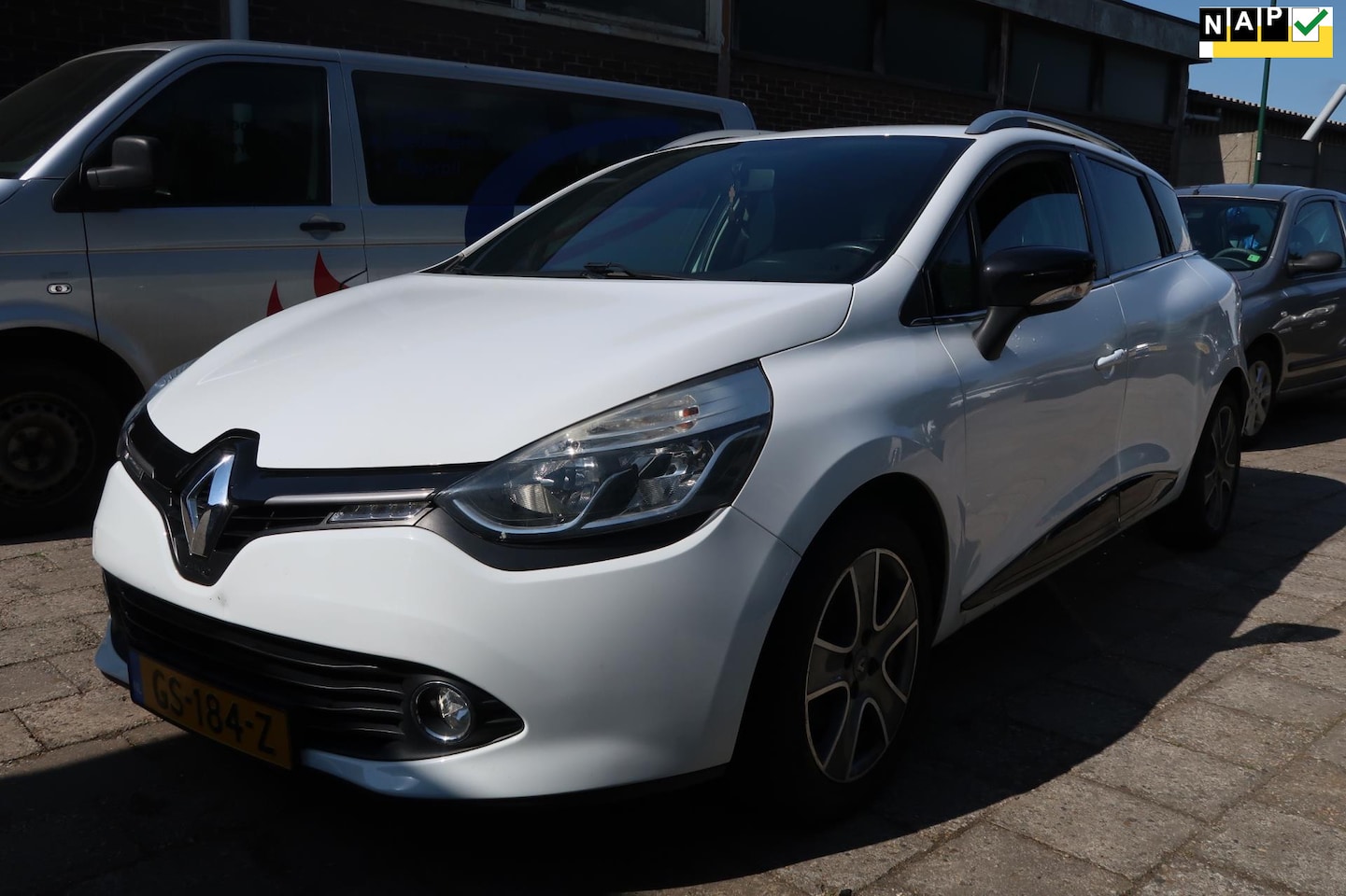 Renault Clio Estate - 1.5 dCi ECO Night&Day, Navi, Airco, Cruise control, Lm velgen, 4 elektrische ramen + spieg - AutoWereld.nl