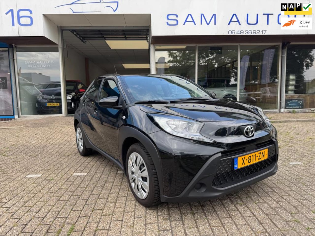 Toyota Aygo X - 1.0 VVT-i MT play 1.0 VVT-i MT Play - AutoWereld.nl