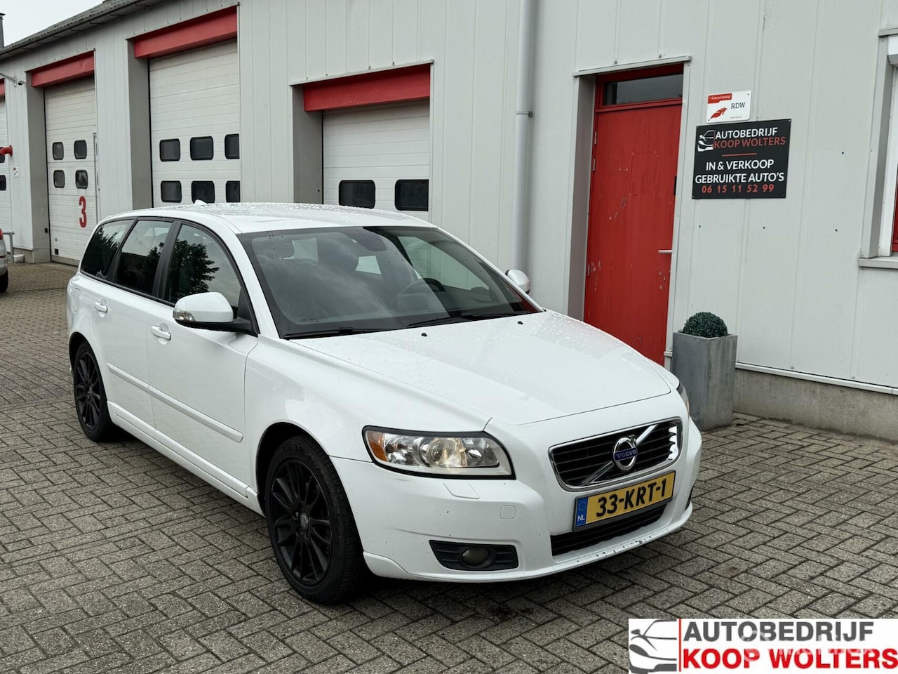 Volvo V50 - 2.4 D5 Momentum 2.4 D5 Momentum - AutoWereld.nl