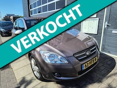 Kia Cee'd - 2.0 X-clusive. Zeer nette en luxe auto. Grote beurt