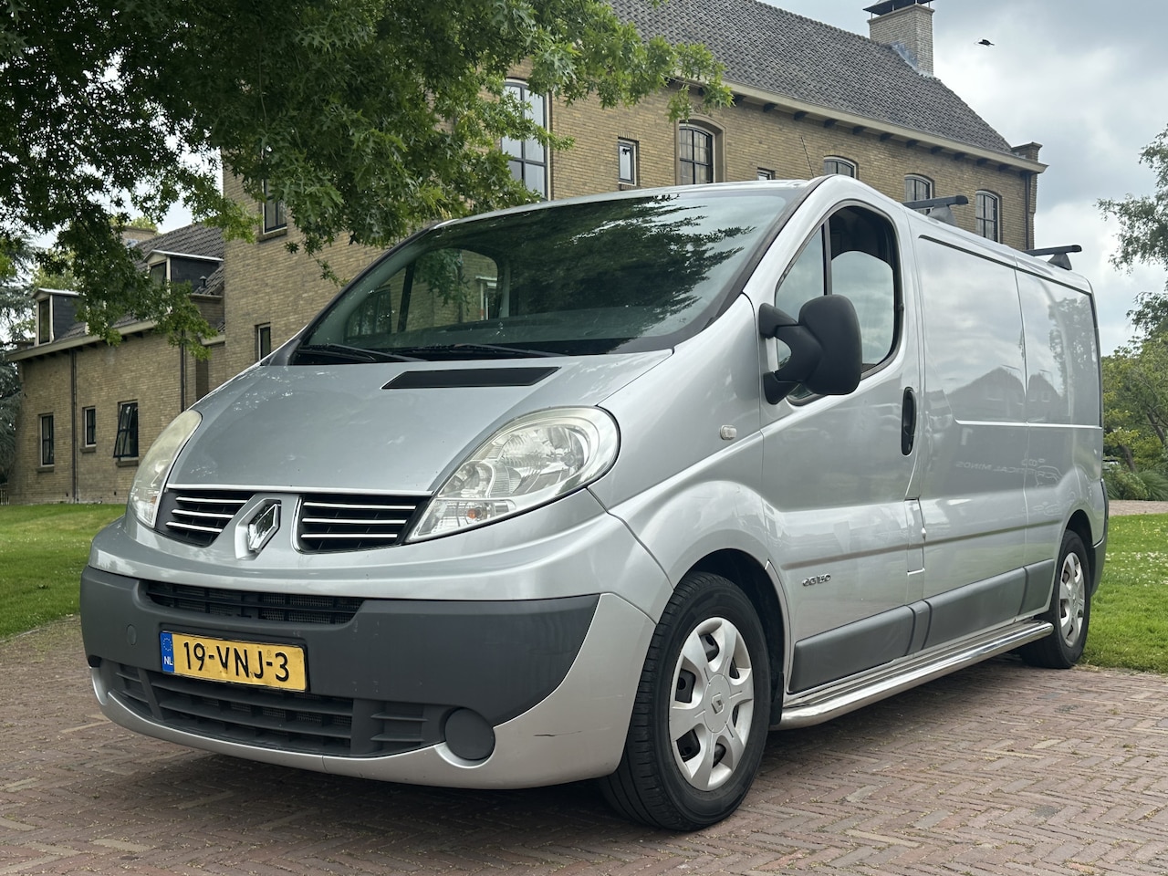 Renault Trafic - 2.5 dCi T29 L2H1 3 persoons * rijdt perfect - AutoWereld.nl