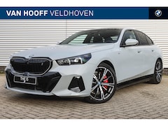 BMW i5 - eDrive40 M Sport / Panoramadak / Parking Assistant Plus / Stoelventilatie / Driving Assist
