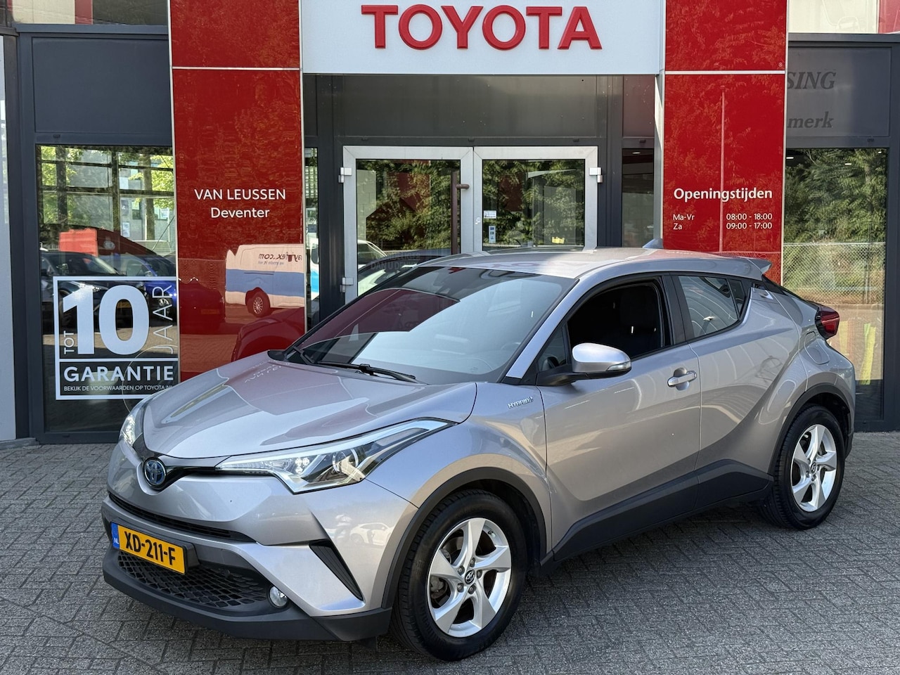 Toyota C-HR - 1.8 Hybrid Dynamic KEYLESS STOELVERARMING BLIND-SPOT LM 17" ELEK RAMEN/SPIEGELS - AutoWereld.nl
