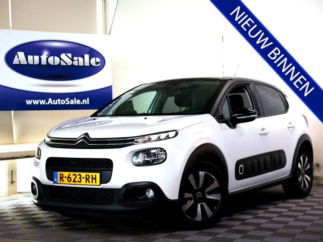 Citroën C3 - 1.2 PureTech Shine AUTOMAAT PANO - AutoWereld.nl