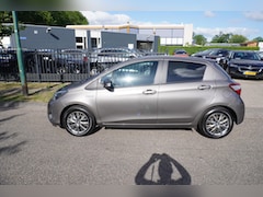 Toyota Yaris - 1.5 Hybrid 100pk 5D CVT Dynamic Clima Navi 41.453 KM NL-Auto