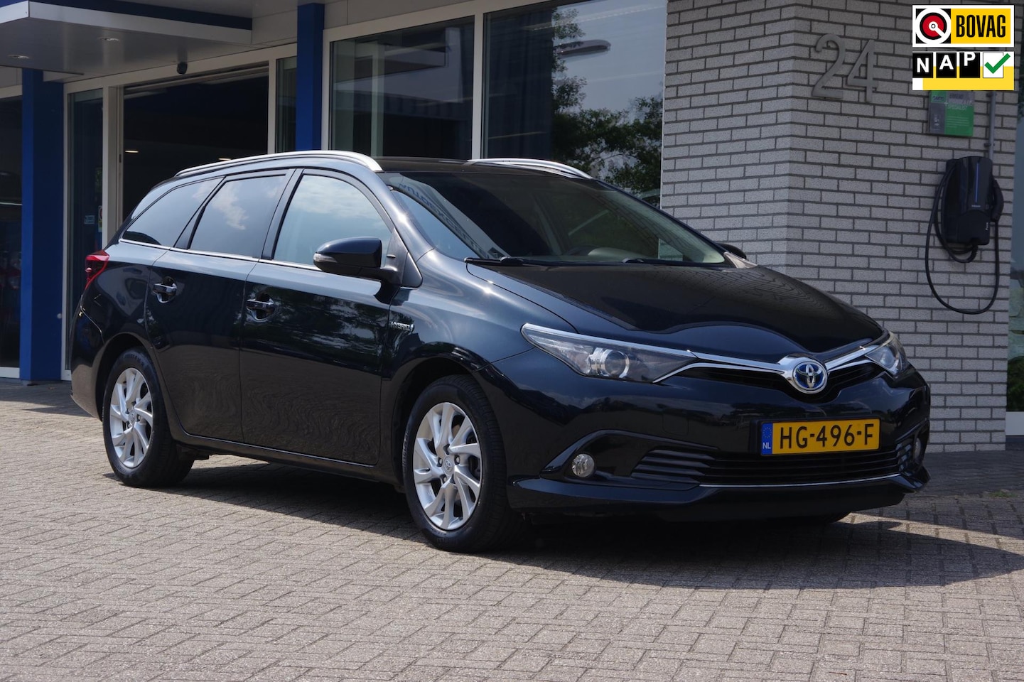 Toyota Auris Touring Sports - 1.8 Hybrid Lease Camera Cruise Panoramadak - AutoWereld.nl