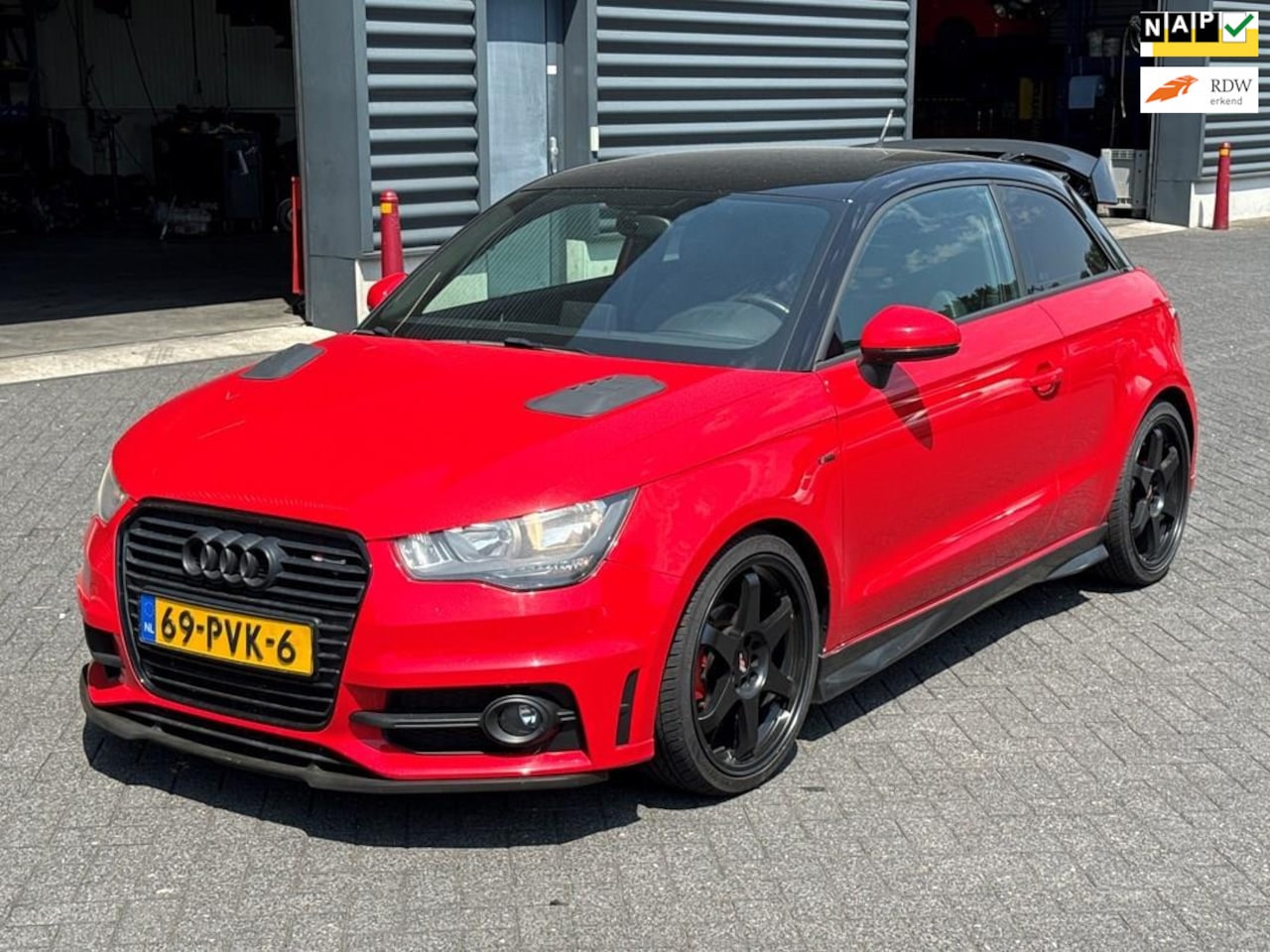 Audi A1 - 1.2 Tfsi 63KW 2011 Rood 3X s-line motor 172000km - AutoWereld.nl