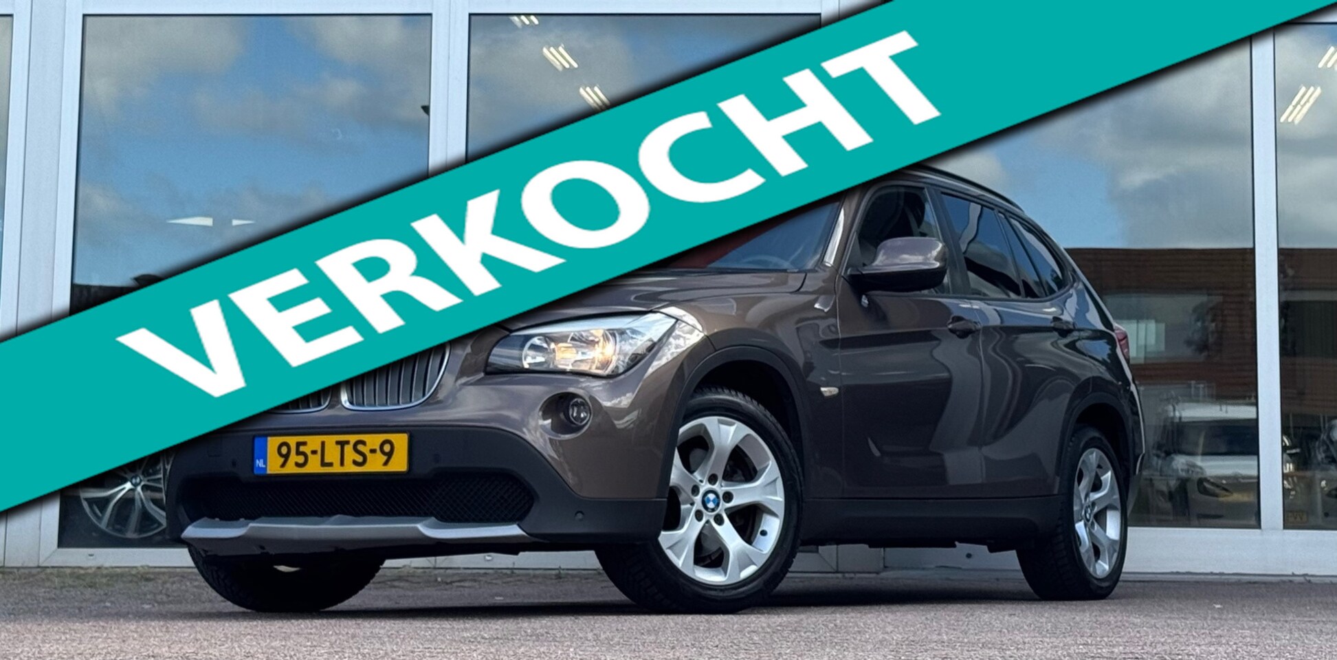 BMW X1 - SDrive18i Executive Automaat Leer Navigatie 2e Eigenaar Mooi! - AutoWereld.nl