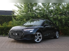 Audi A3 Limousine - 35 TFSI S-Line | Panoramadak | Camera | Sfeerverlichting | Blackoptik | Dodehoek | Sfeerve