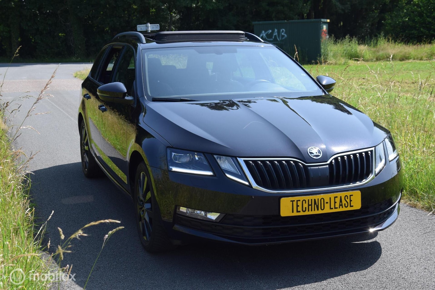 Skoda Octavia Combi - 1.5 TSI Greentech Business Edition Trekhaak Panoramadak Apple Carplay