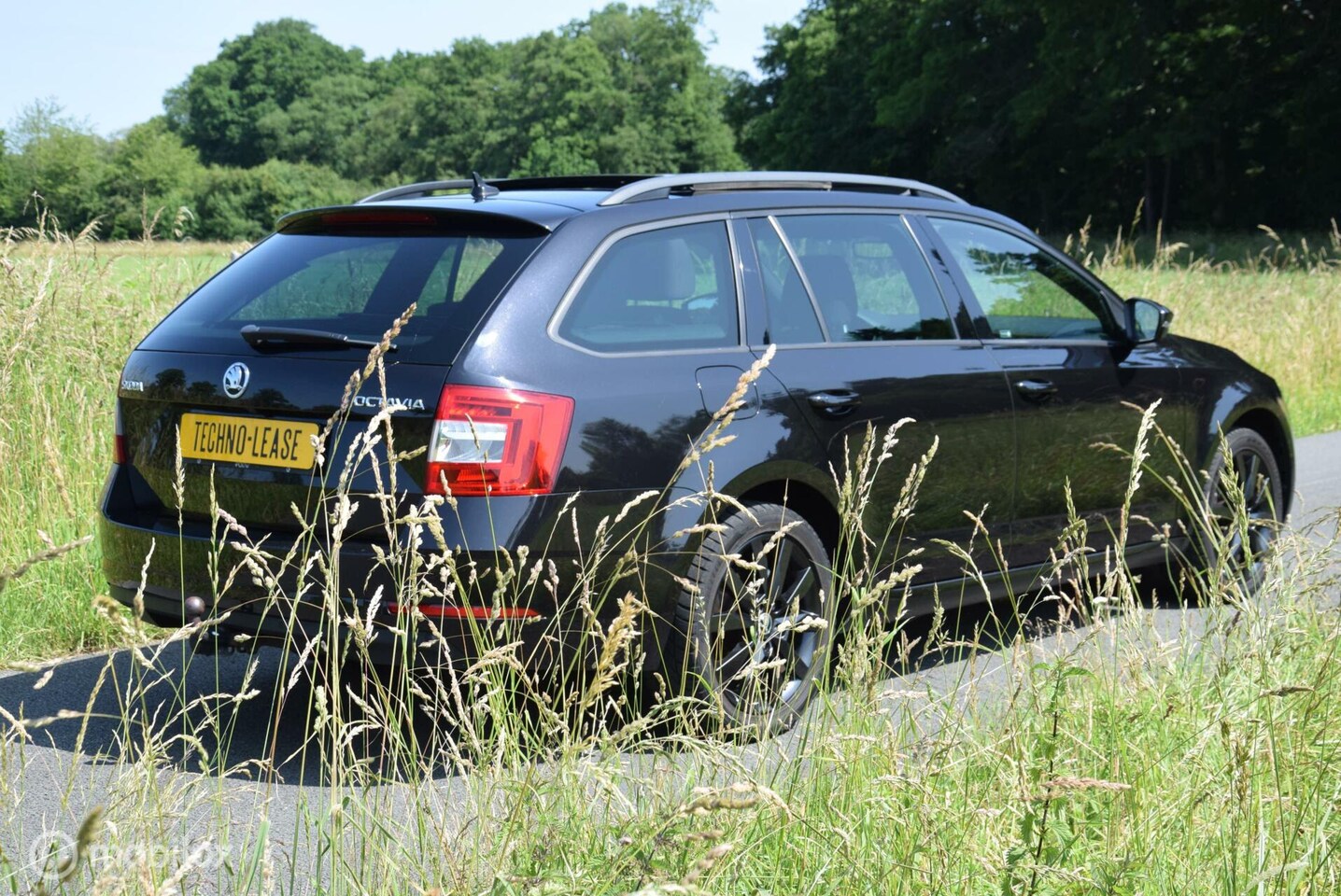 Skoda Octavia Combi - 1.5 TSI Greentech Business Edition Trekhaak Panoramadak Apple Carplay