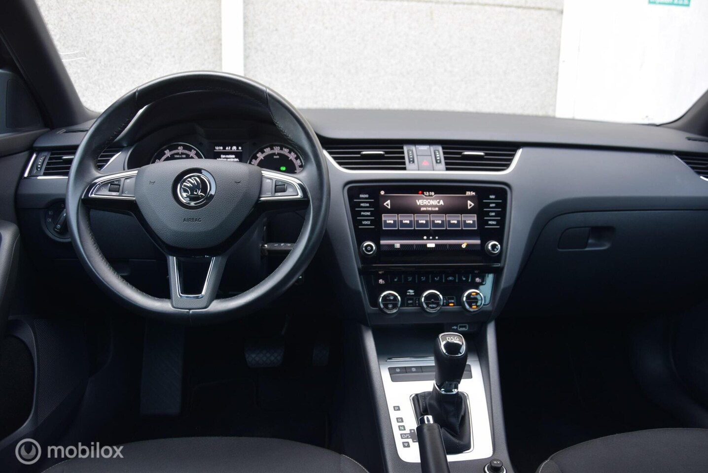 Skoda Octavia Combi - 1.5 TSI Greentech Business Edition Trekhaak Panoramadak Apple Carplay