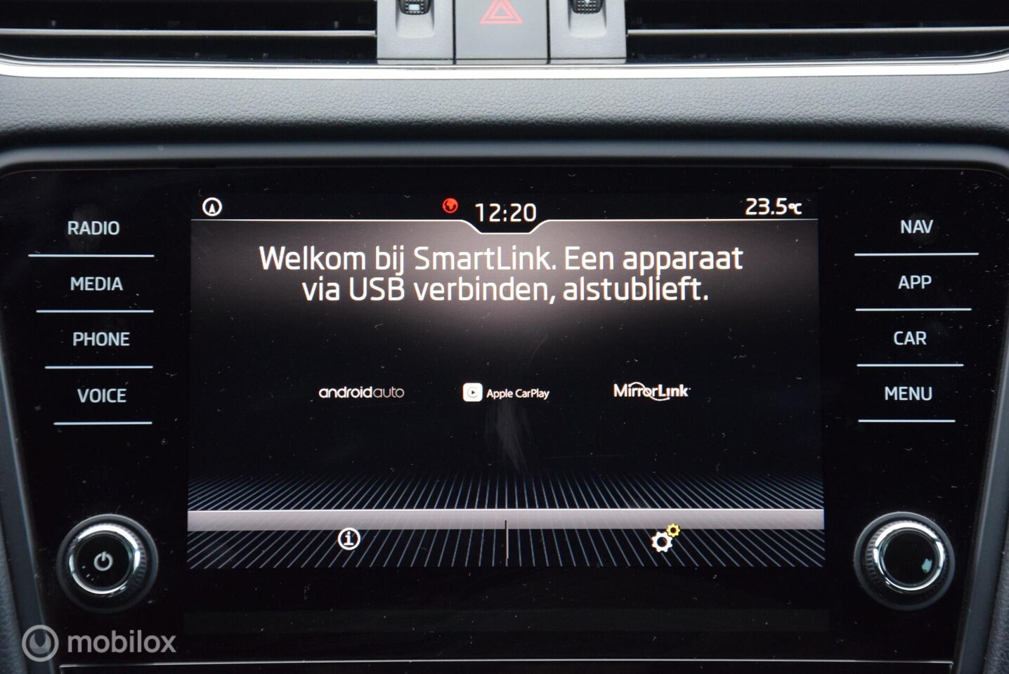 Skoda Octavia Combi - 1.5 TSI Greentech Business Edition Trekhaak Panoramadak Apple Carplay