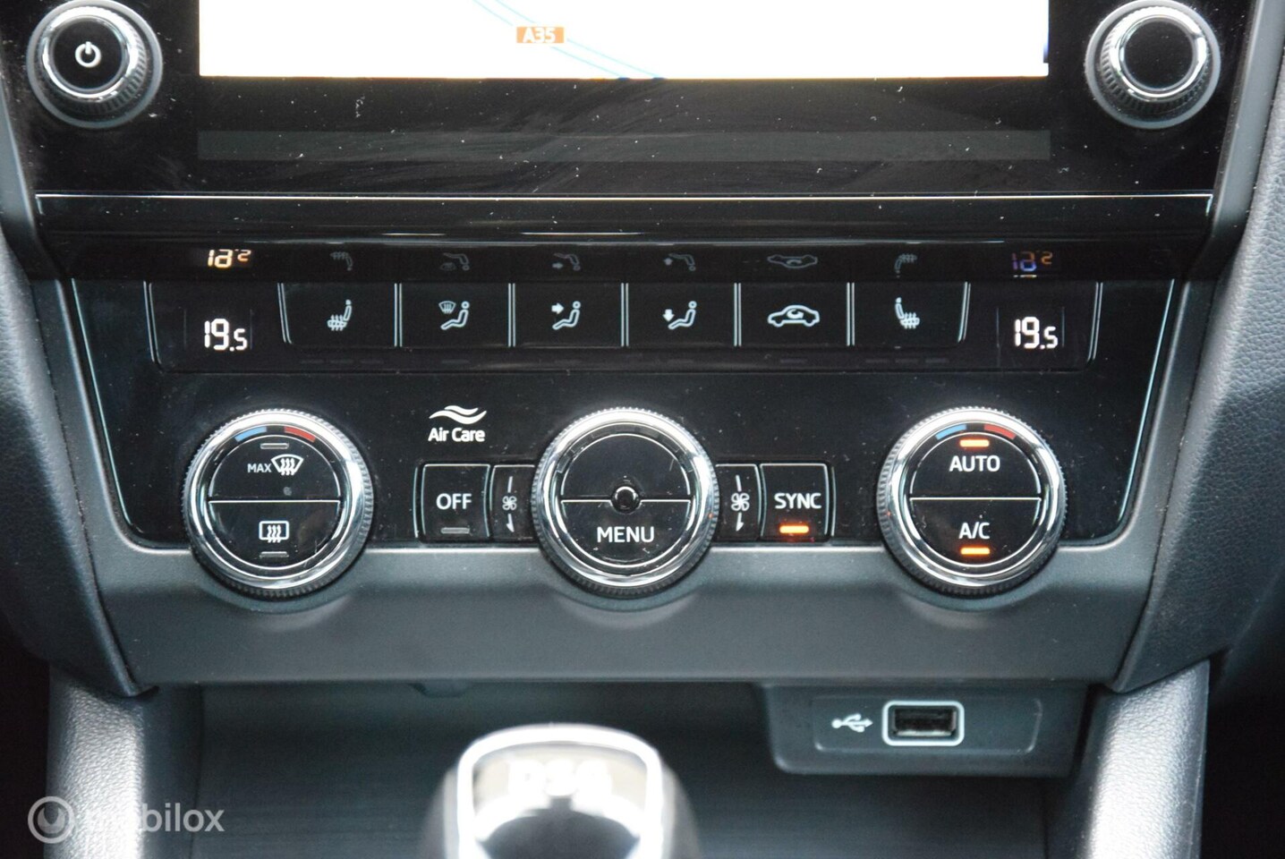 Skoda Octavia Combi - 1.5 TSI Greentech Business Edition Trekhaak Panoramadak Apple Carplay