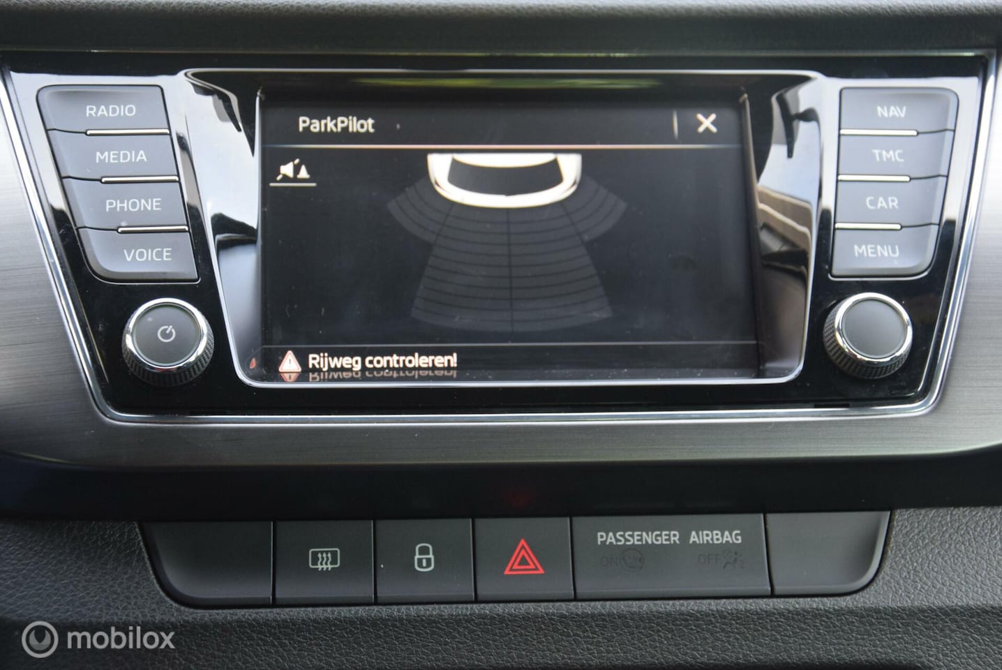 Skoda Fabia - 1.0 TSI Sport Business 70 kw Adaptive Cruise control Apple Carplay