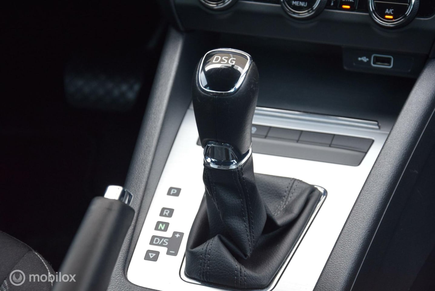 Skoda Octavia Combi - 1.5 TSI Greentech Business Edition Trekhaak Panoramadak Apple Carplay