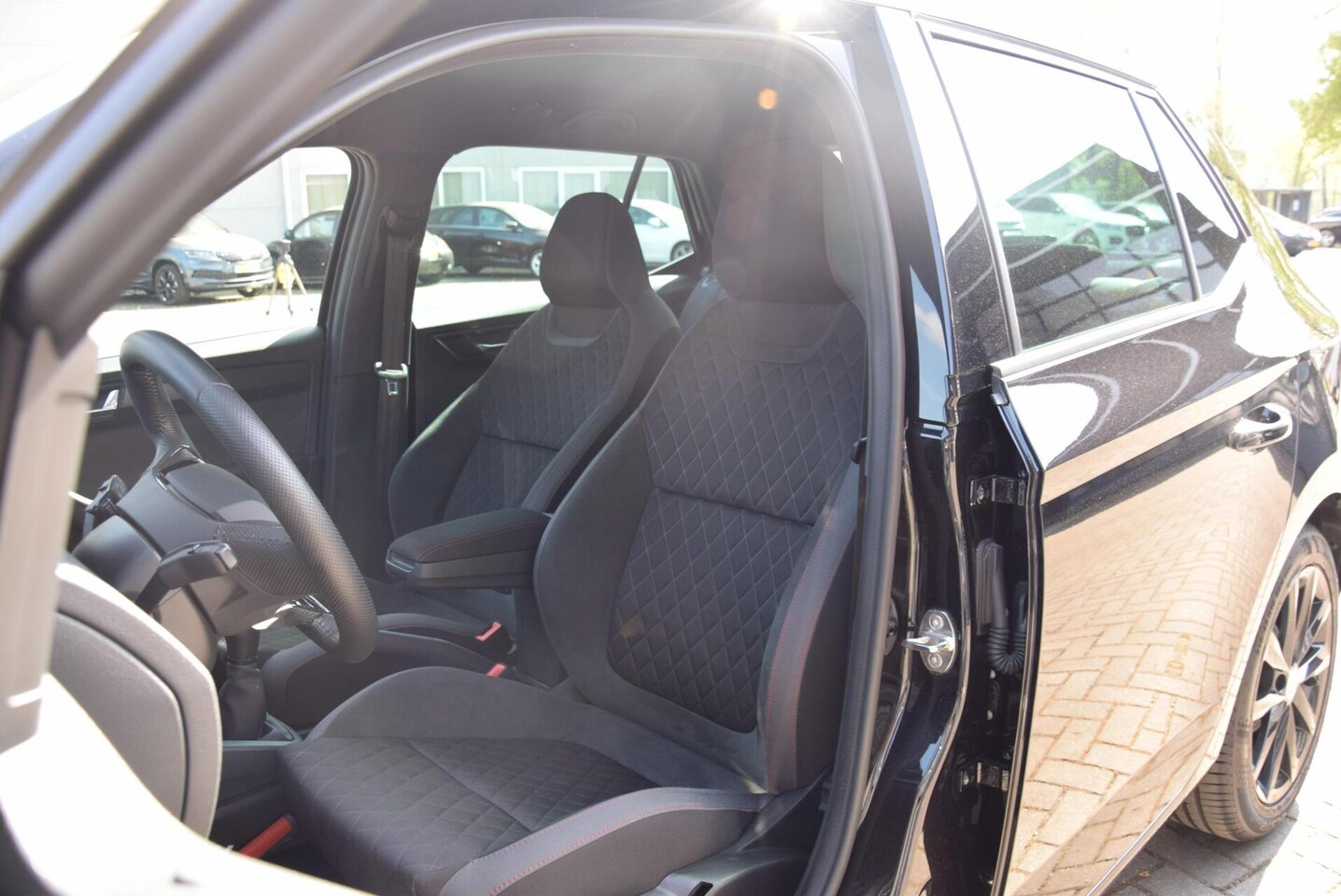 Skoda Fabia - 1.0 TSI Sport Business 70 kw Adaptive Cruise control Apple Carplay