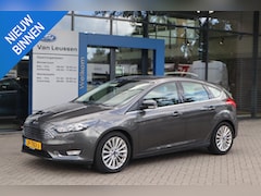 Ford Focus - 1.5 150PK TITANIUM 5-DEURS NAVI LM-VELGEN CLIMA P-SENSOREN NL-AUTO KEYLESS START