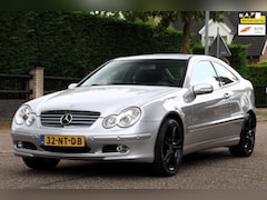 Mercedes-Benz C-klasse Sportcoupé - 180 K. | CLIMA | CRUISE| PDC | TREKHAAK | NAP | MOOIE GOED ONDERHOUDEN AUYO |