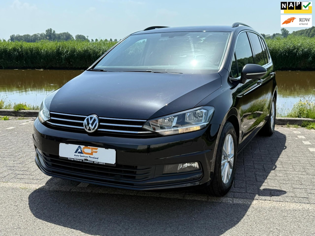Volkswagen Touran - 1.5 TSI Comfortline Business 7p trekhaak / carplay - AutoWereld.nl