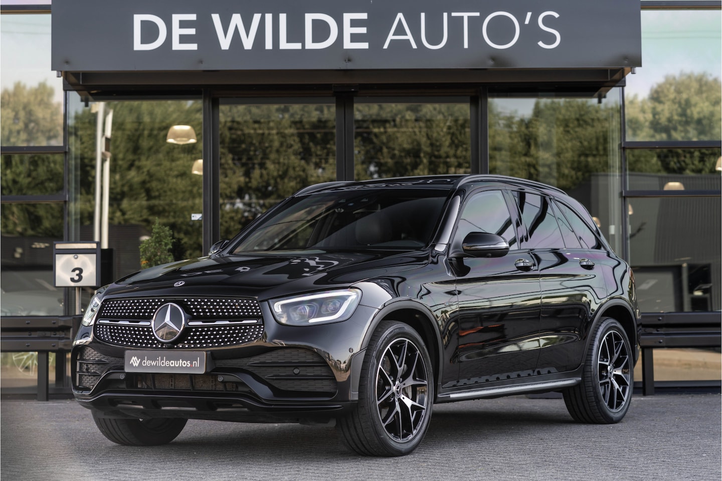 Mercedes-Benz GLC-klasse - 300e 4MATIC AMG 320pk Pano Airmatic Trekhaak Burmester Memory Multibeam - AutoWereld.nl